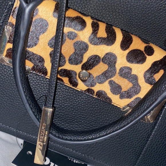 Crossbody Handbag - Picture 12 of 12